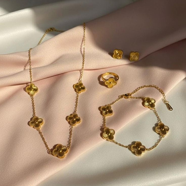 Gold Clover Set