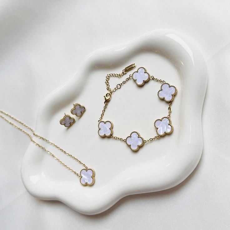 White Clover Set